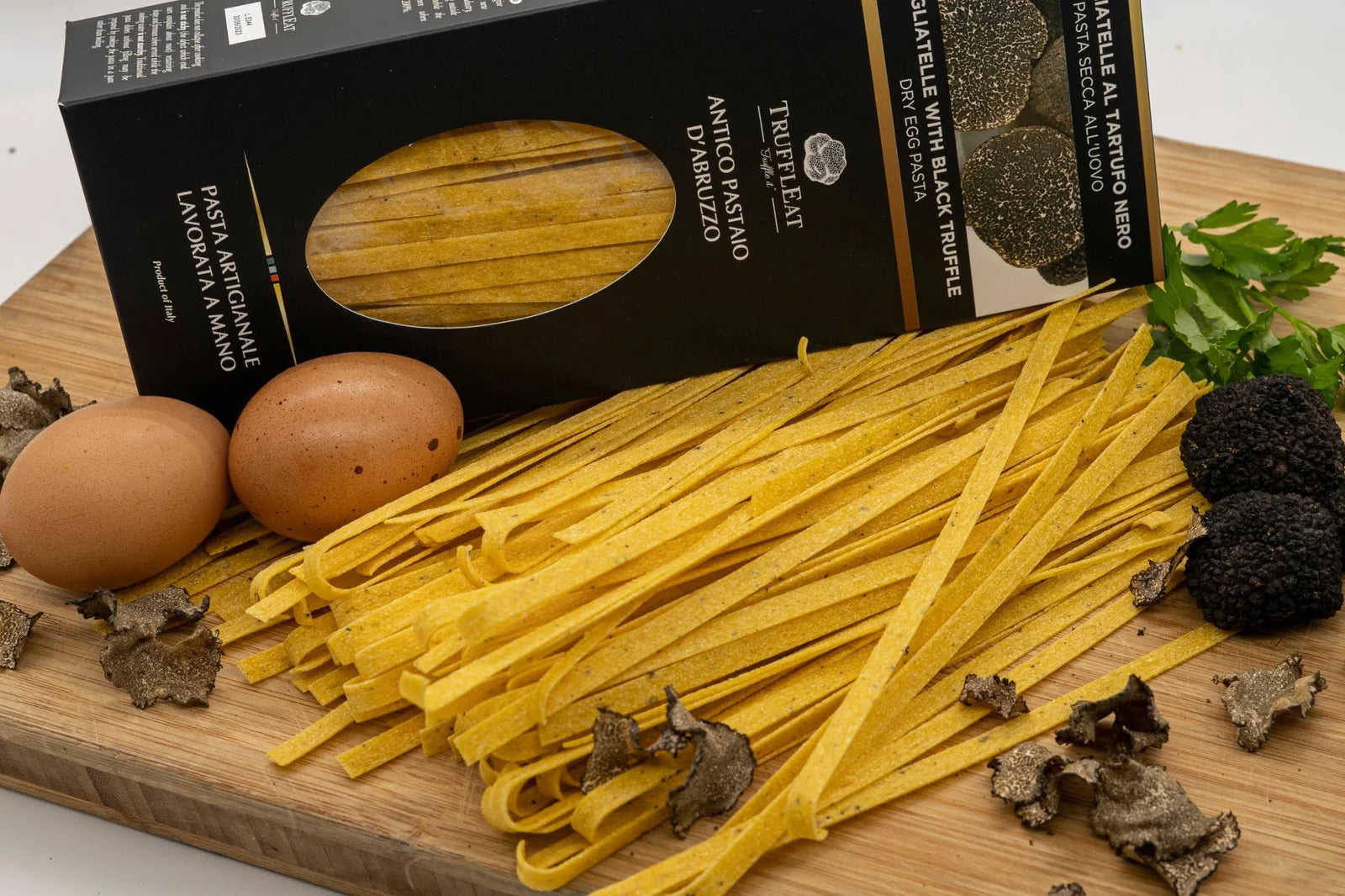 Tagliatelle all'uovo con tartufo nero